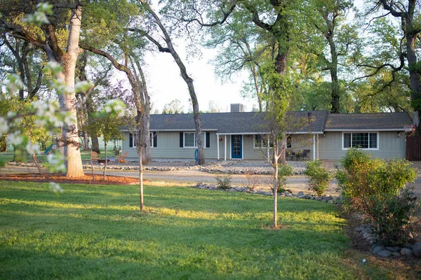 $599,900 | 22036 Oak Tree Lane, Palo Cedro, CA 96073
