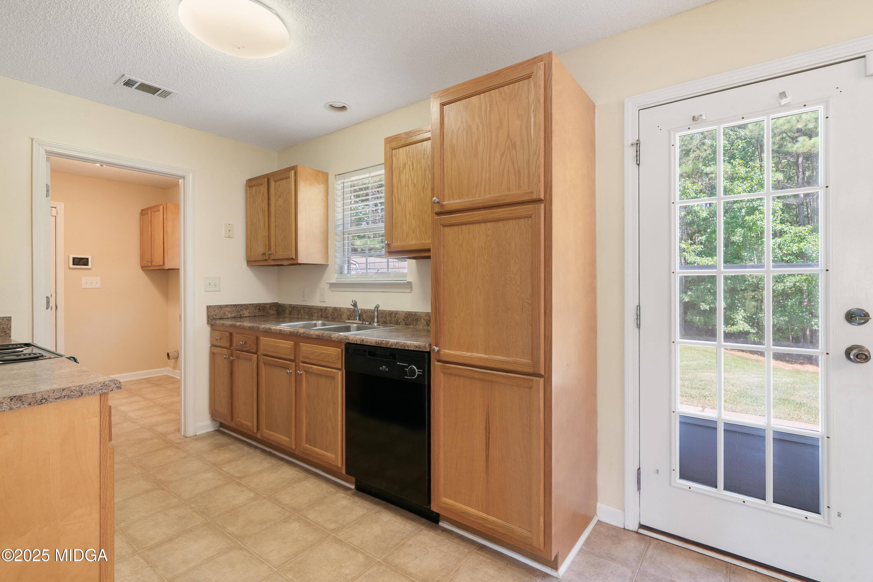 112 Cedar Ridge Road Forsyth, GA 31029 - Photo 13 of 39 112 Cedar Ridge Dr-4674