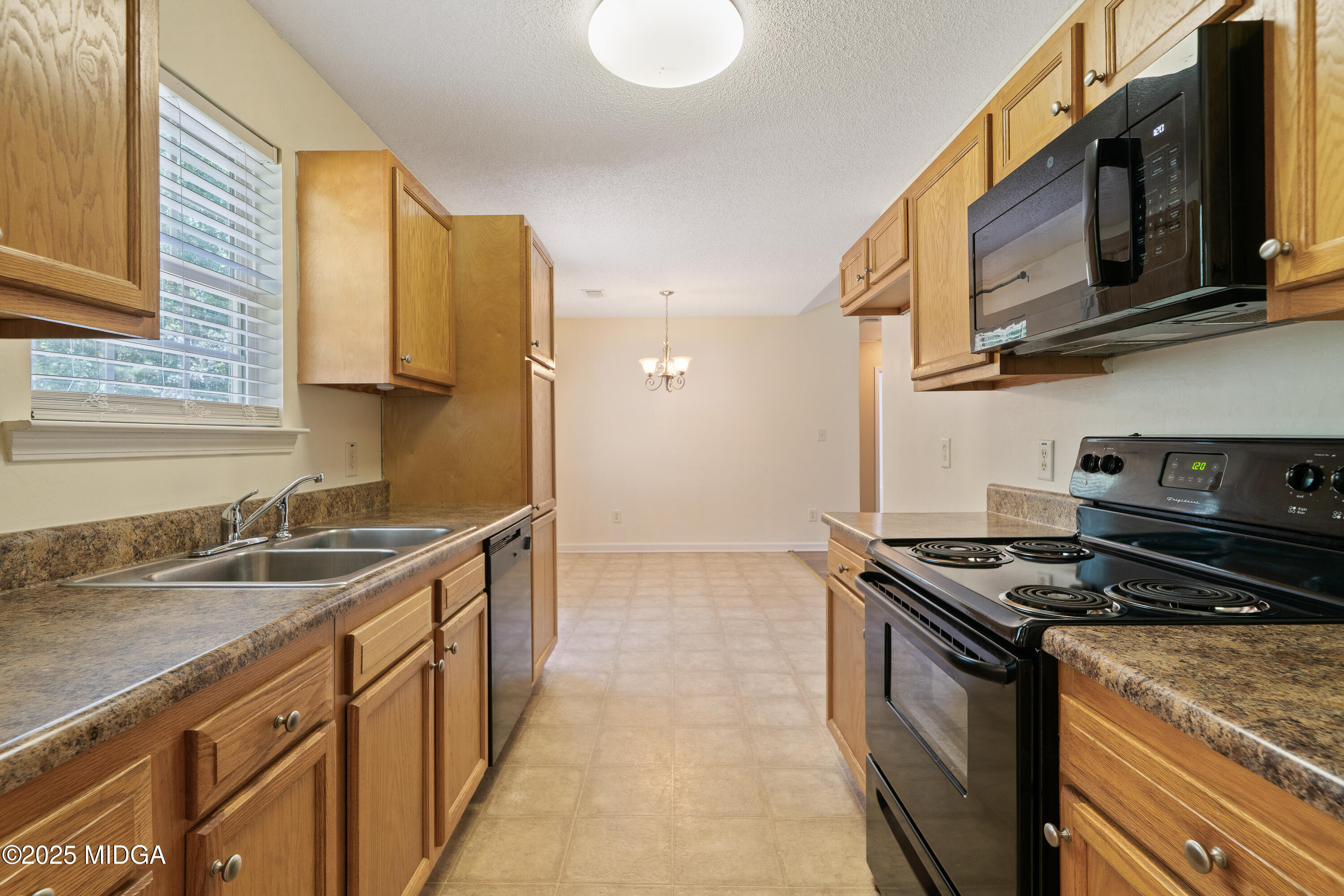 112 Cedar Ridge Road Forsyth, GA 31029 - Photo 14 of 39 112 Cedar Ridge Dr-4680