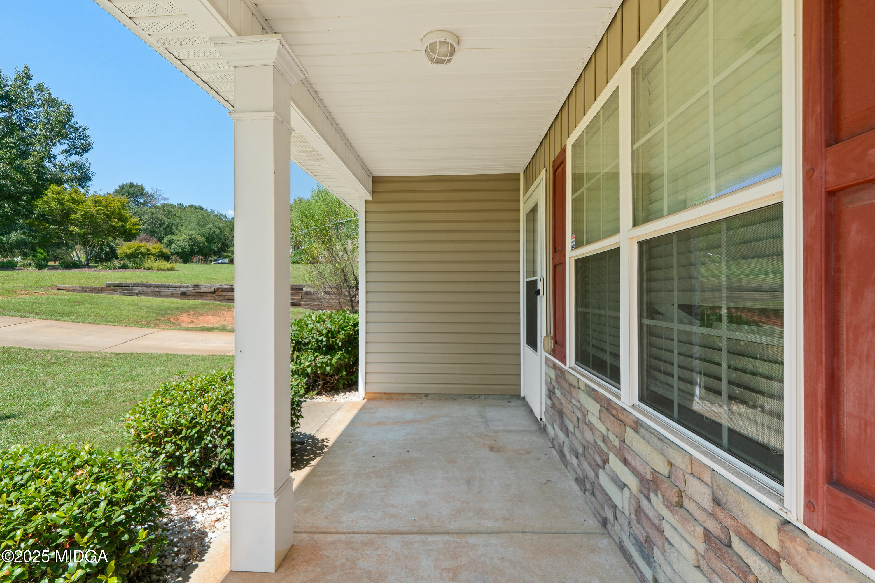 112 Cedar Ridge Road Forsyth, GA 31029 - Photo 6 of 39 112 Cedar Ridge Dr-4649