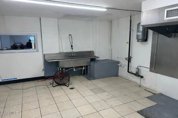 $3,500 | 77 North Lake Avenue, Albany, NY 12206