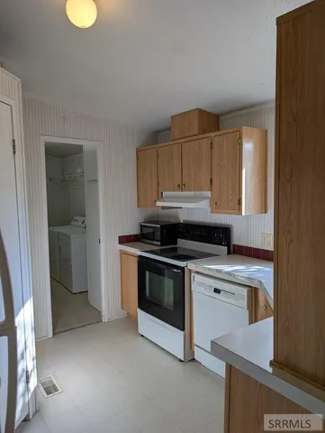 $195,000 | 79 South Railroad Avenue, Sugar City, ID 83448