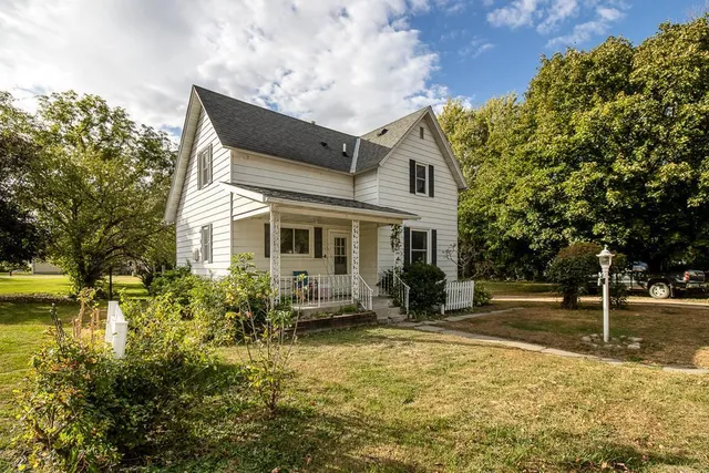 $90,000 | 208 South Dugan Street, Welcome, MN 56181