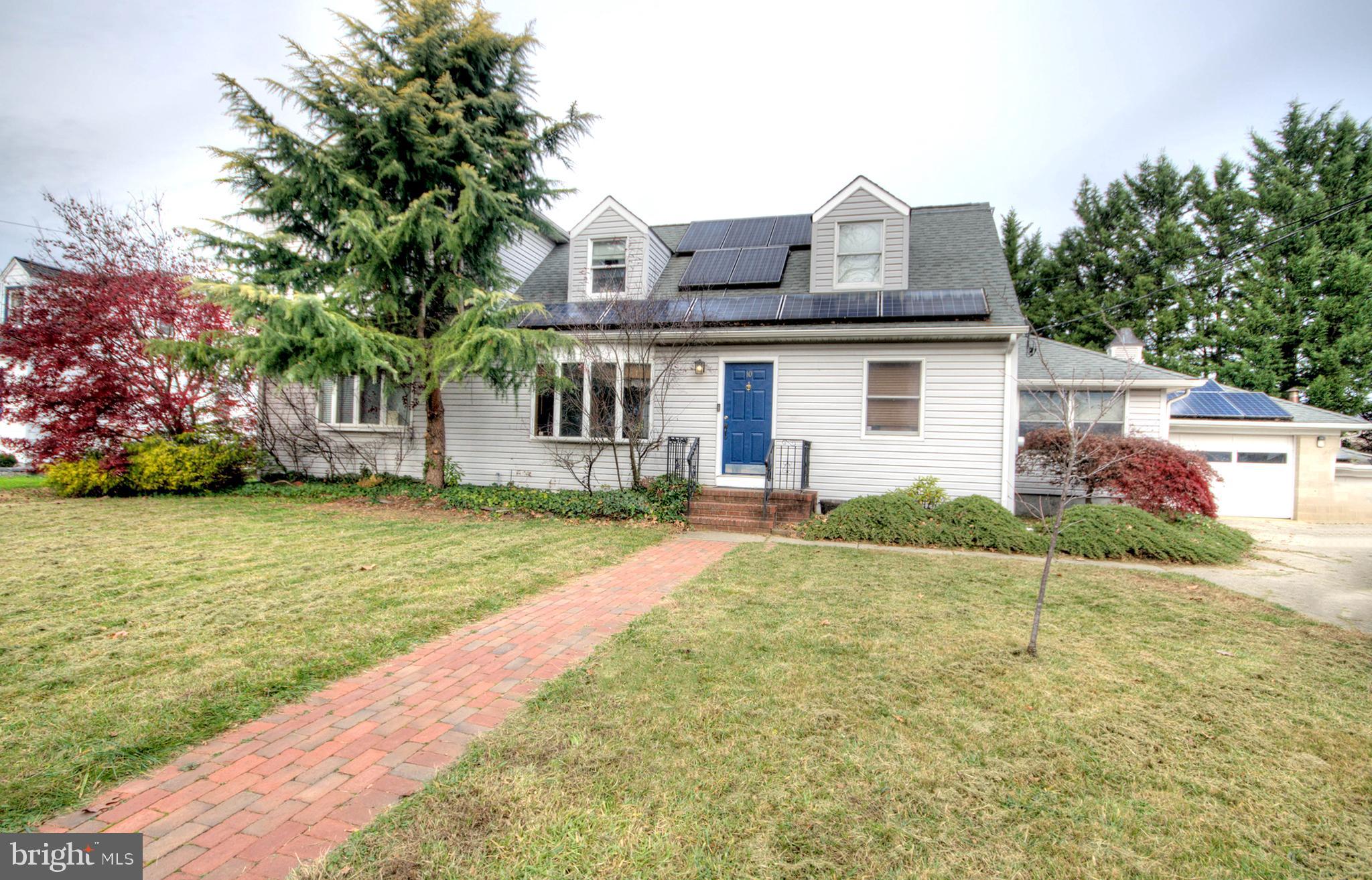 10 Linden Road Bordentown, NJ 08505 - Photo 2 of 70 a front view of house with yard