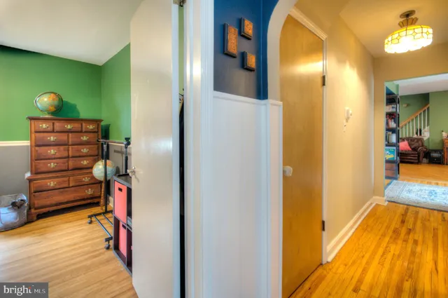 a bathroom with a toilet