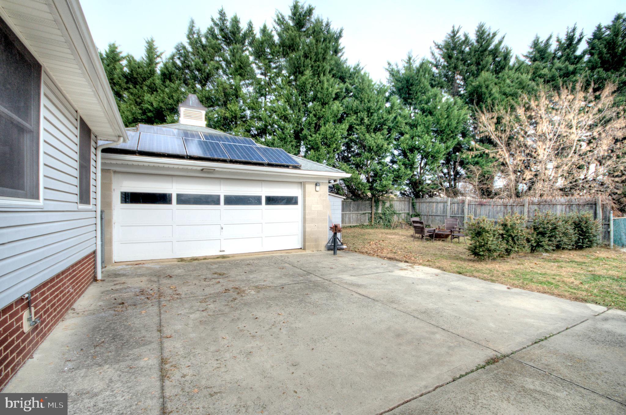 10 Linden Road Bordentown, NJ 08505 - Photo 6 of 70 a house with a outdoor space