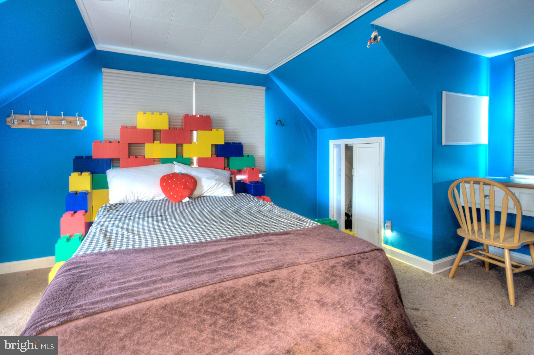 10 Linden Road Bordentown, NJ 08505 - Photo 68 of 70 a bedroom with a bed and a chair