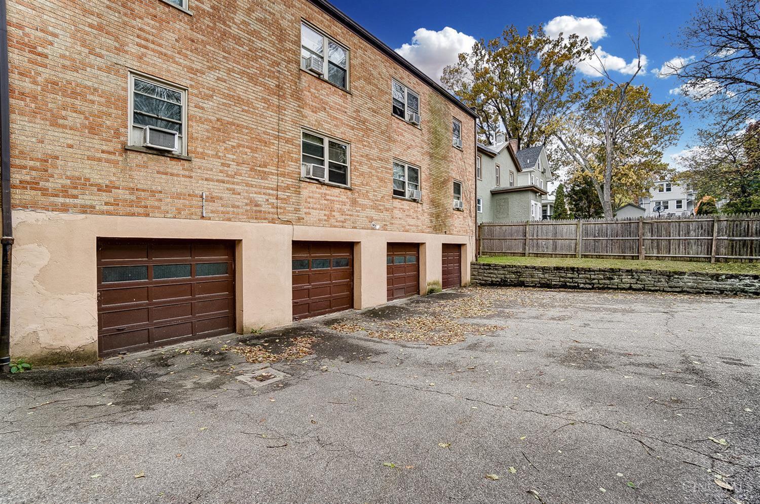 3374 Woodford Road, Unit 2 Cincinnati, OH 45213 - Photo 16 of 17