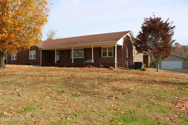 a front view of house with yard