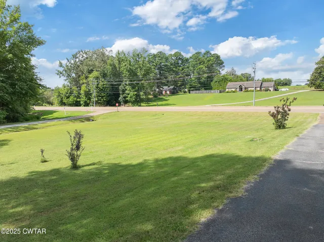 $355,000 | 738 Broad Street North, Lexington, TN 38351