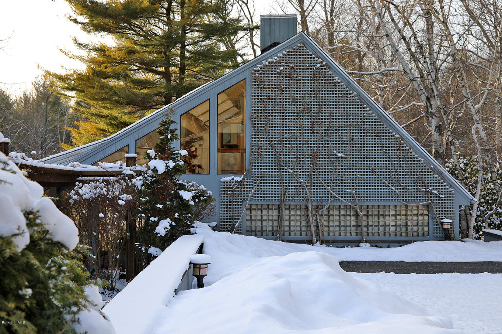 12 Red Rock Road West Stockbridge, MA 01266 - Photo 22 of 31 a terrace view
