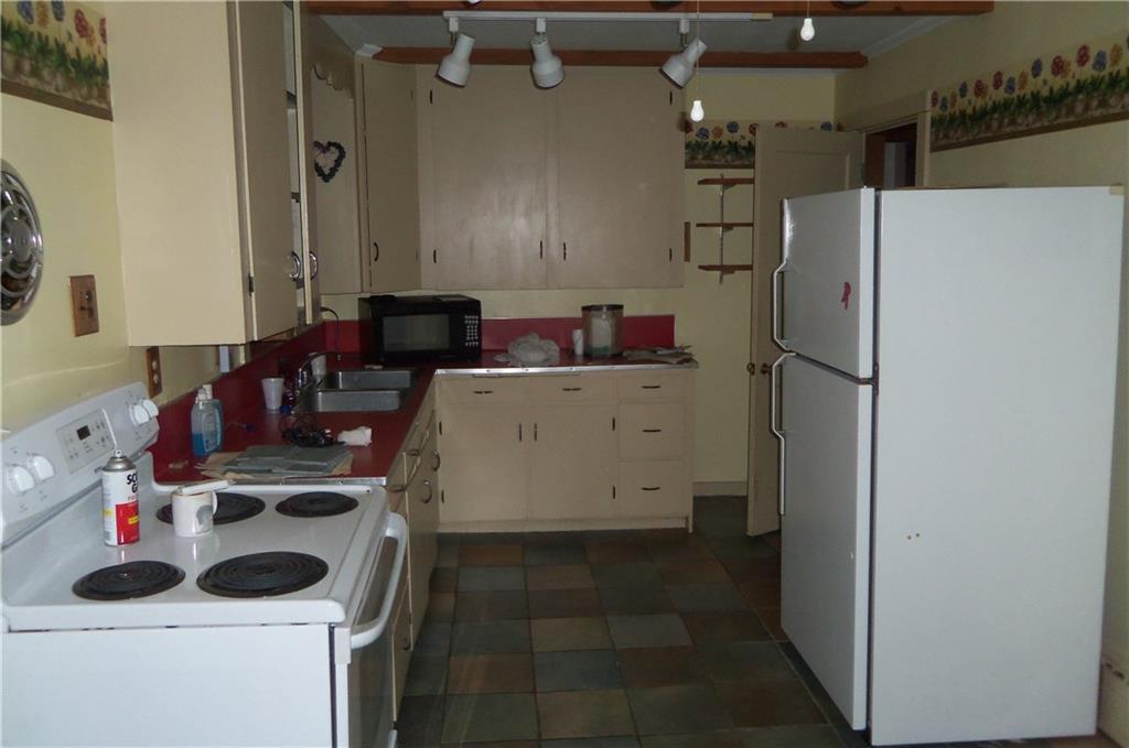 163 Fort Hill Road Standish, ME 04084 - Photo 4 of 8 Kitchen