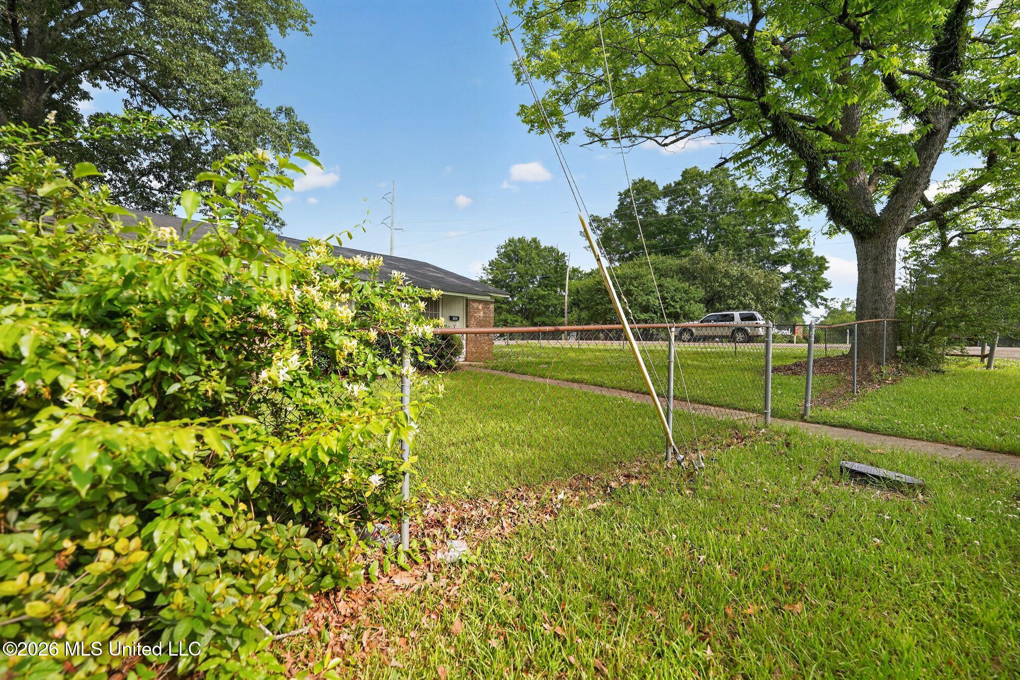 4597 Kirkley Drive Jackson, MS 39206 - Photo 6 of 44 06_4597_Kirkley_Dr_Jackson_MS_39206-Exte