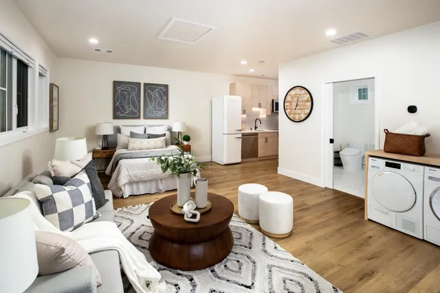 $2,995,000 | 240 Glenwood Avenue, Woodside, CA 94062