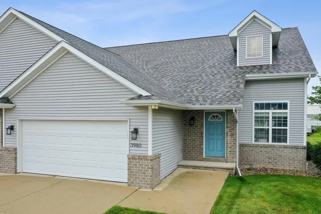 $379,900 | 3980 North Parker Way, De Pere, WI 54115