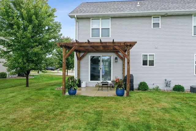 $379,900 | 3980 North Parker Way, De Pere, WI 54115