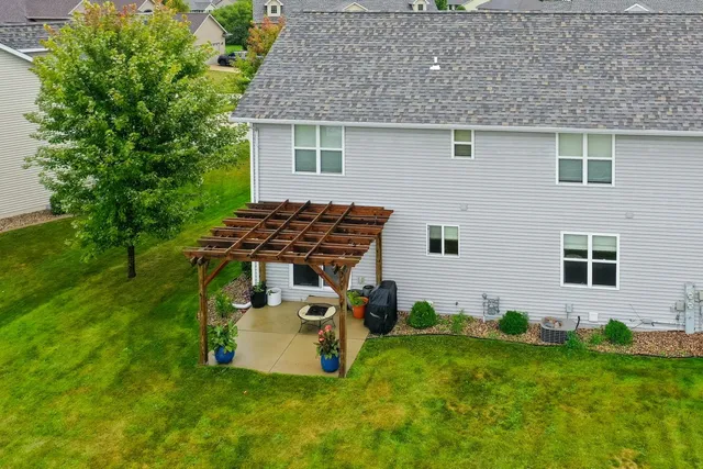 $379,900 | 3980 North Parker Way, De Pere, WI 54115