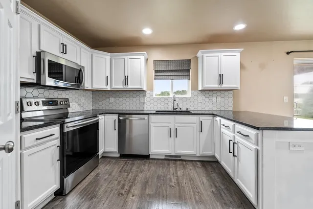 $379,900 | 3980 North Parker Way, De Pere, WI 54115