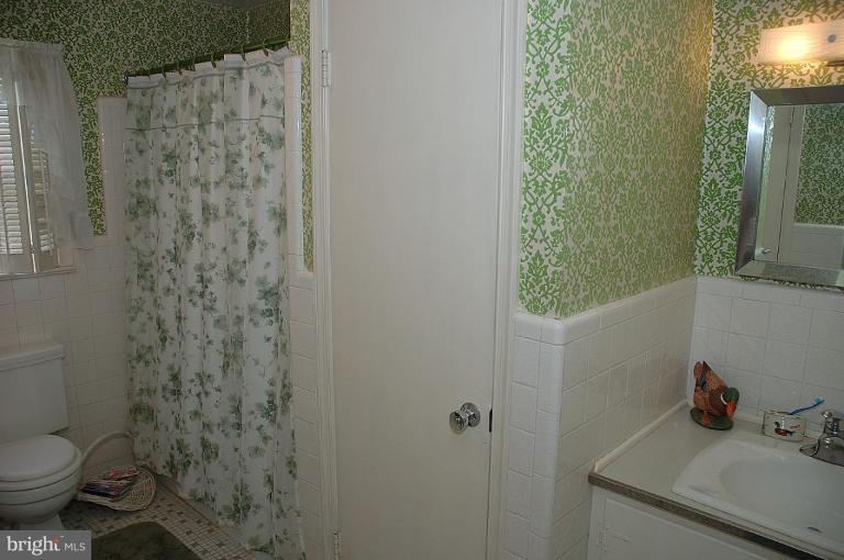 6128 Long Meadow Road McLean, VA 22101 - Photo 11 of 15 Bath #1