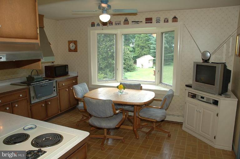 6128 Long Meadow Road McLean, VA 22101 - Photo 5 of 15 Breakfast Area