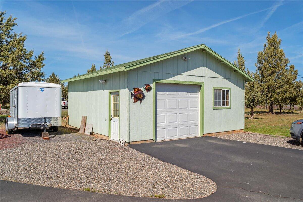 5995 Southwest Shad Road Terrebonne, OR 97760 - Photo 41 of 49 06-Exterior