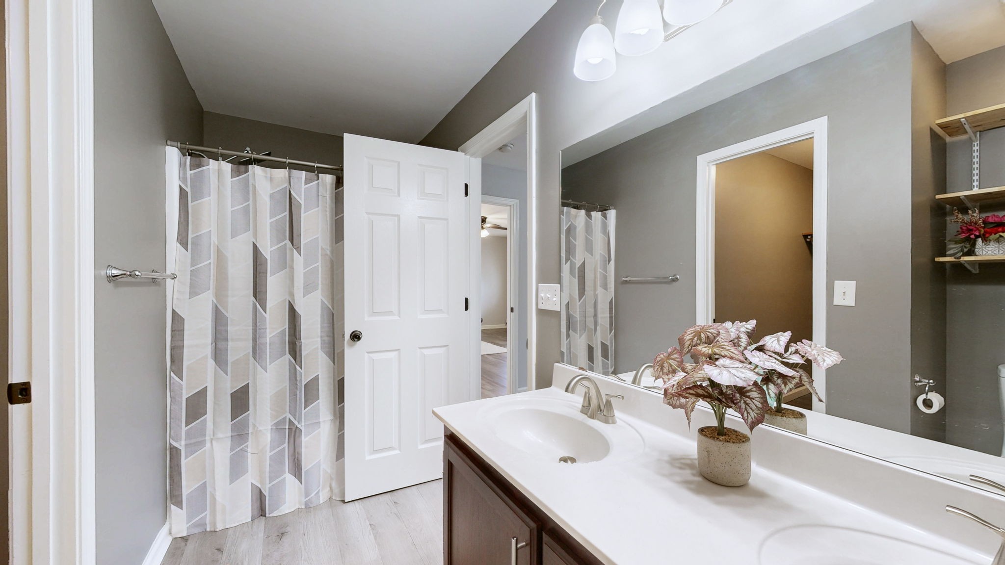 132 Ben Drive Springfield, TN 37172 - Photo 16 of 35 a dining room with furniture and a potted plant