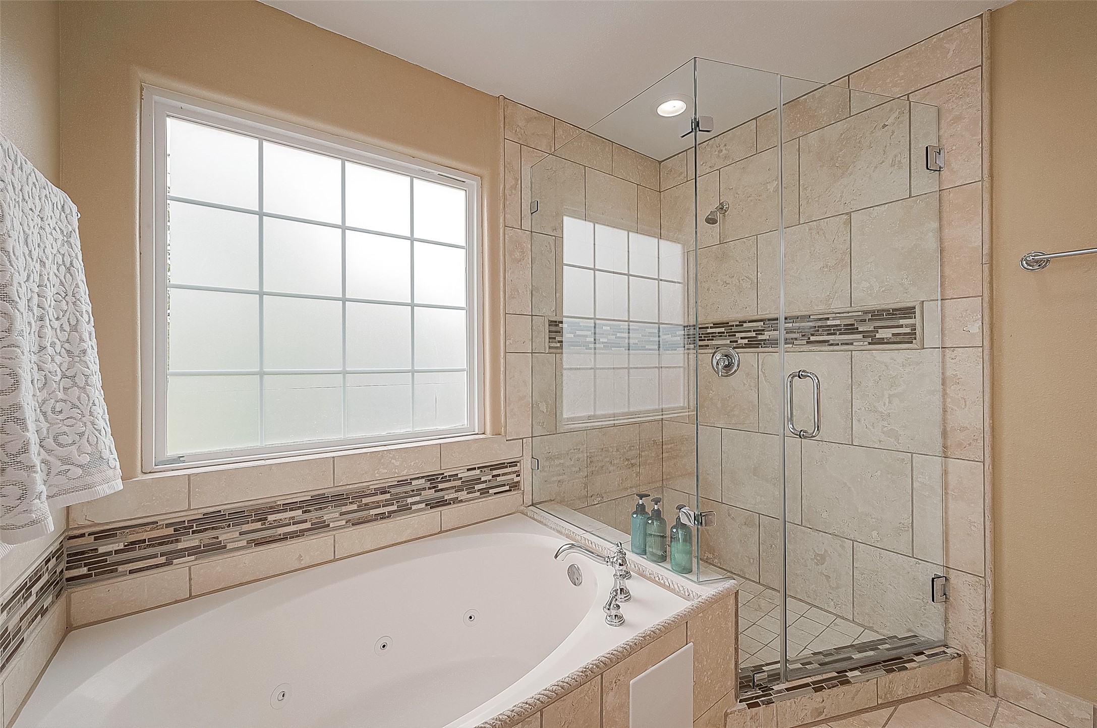 6703 Winton Street Houston, TX 77021 - Photo 43 of 49 Jetted tub and shower