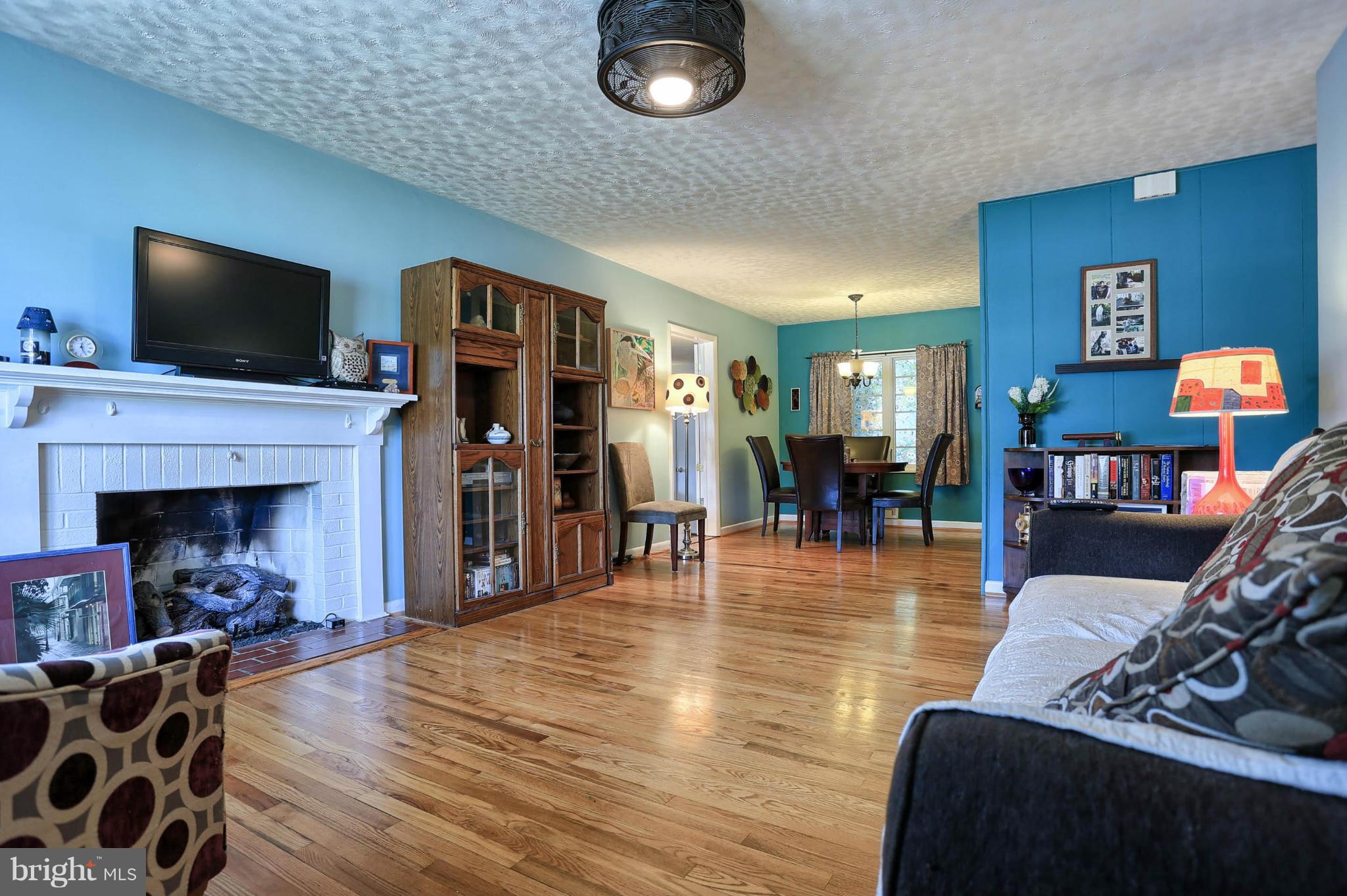11344 Manse Road Hagerstown, MD 21740 - Photo 5 of 29 Living Room