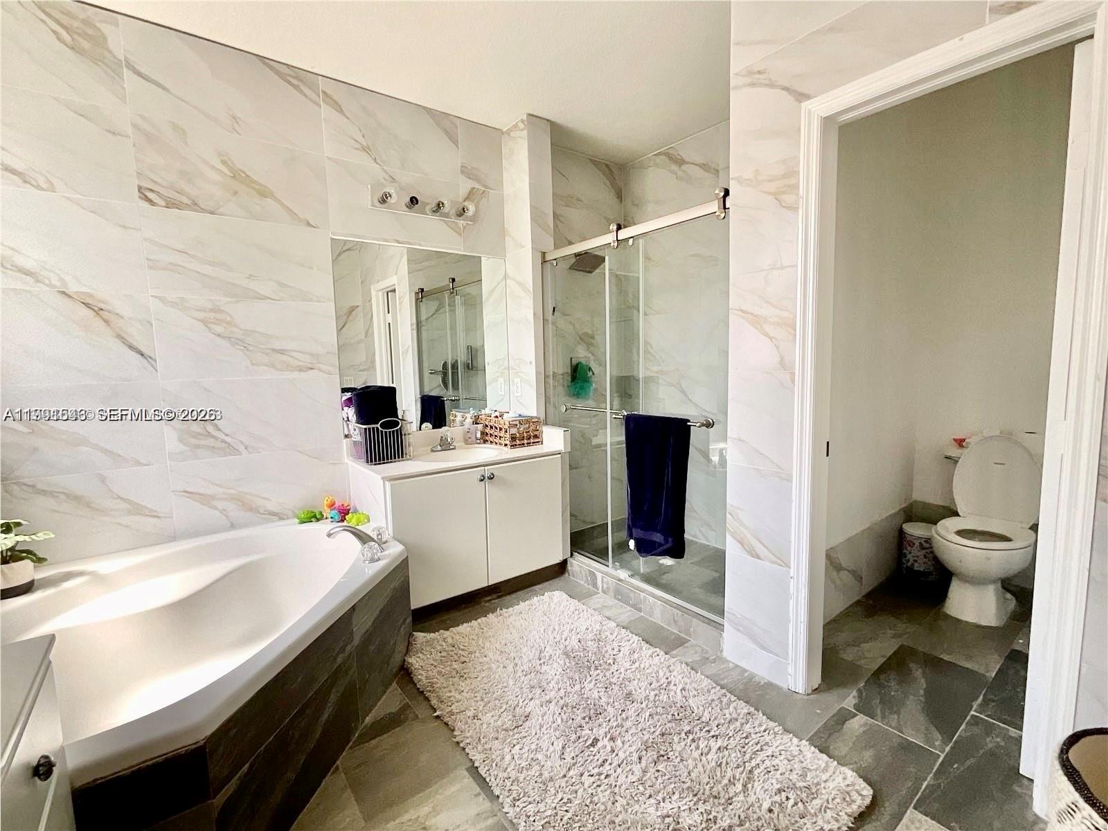 7472 Northwest 112 Path Doral, FL 33178 - Photo 23 of 39