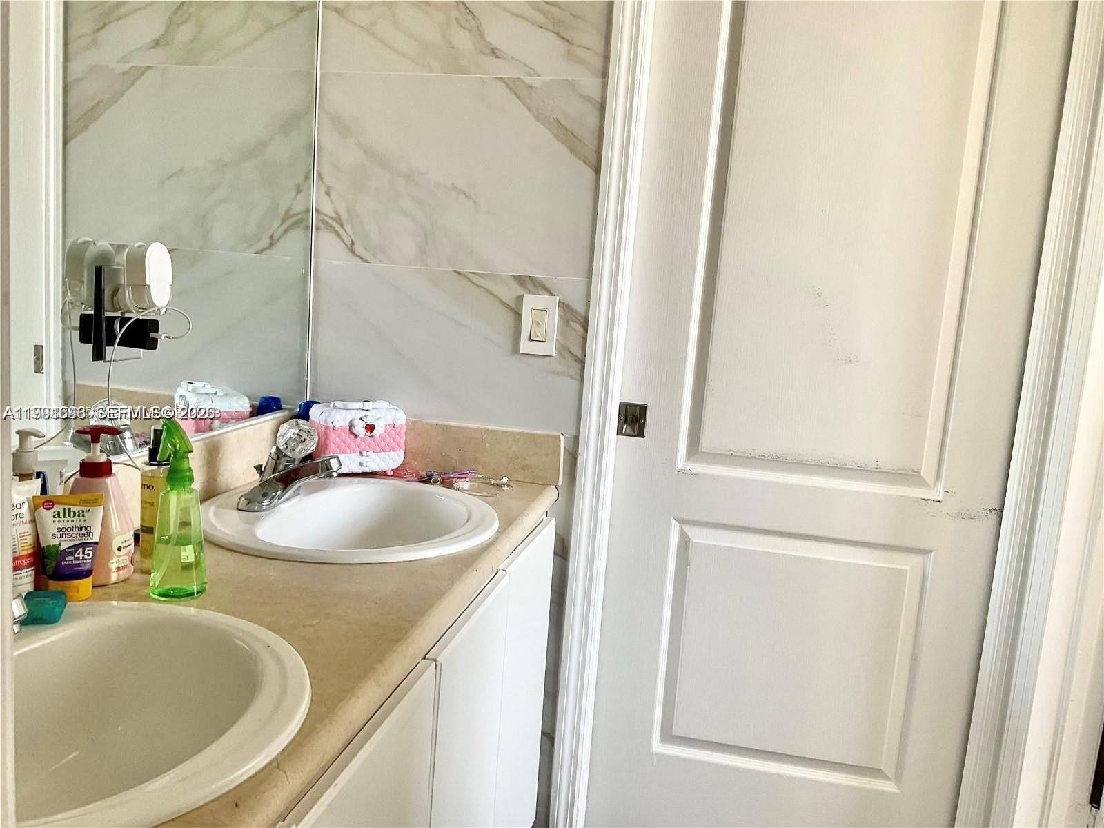 7472 Northwest 112 Path Doral, FL 33178 - Photo 29 of 39