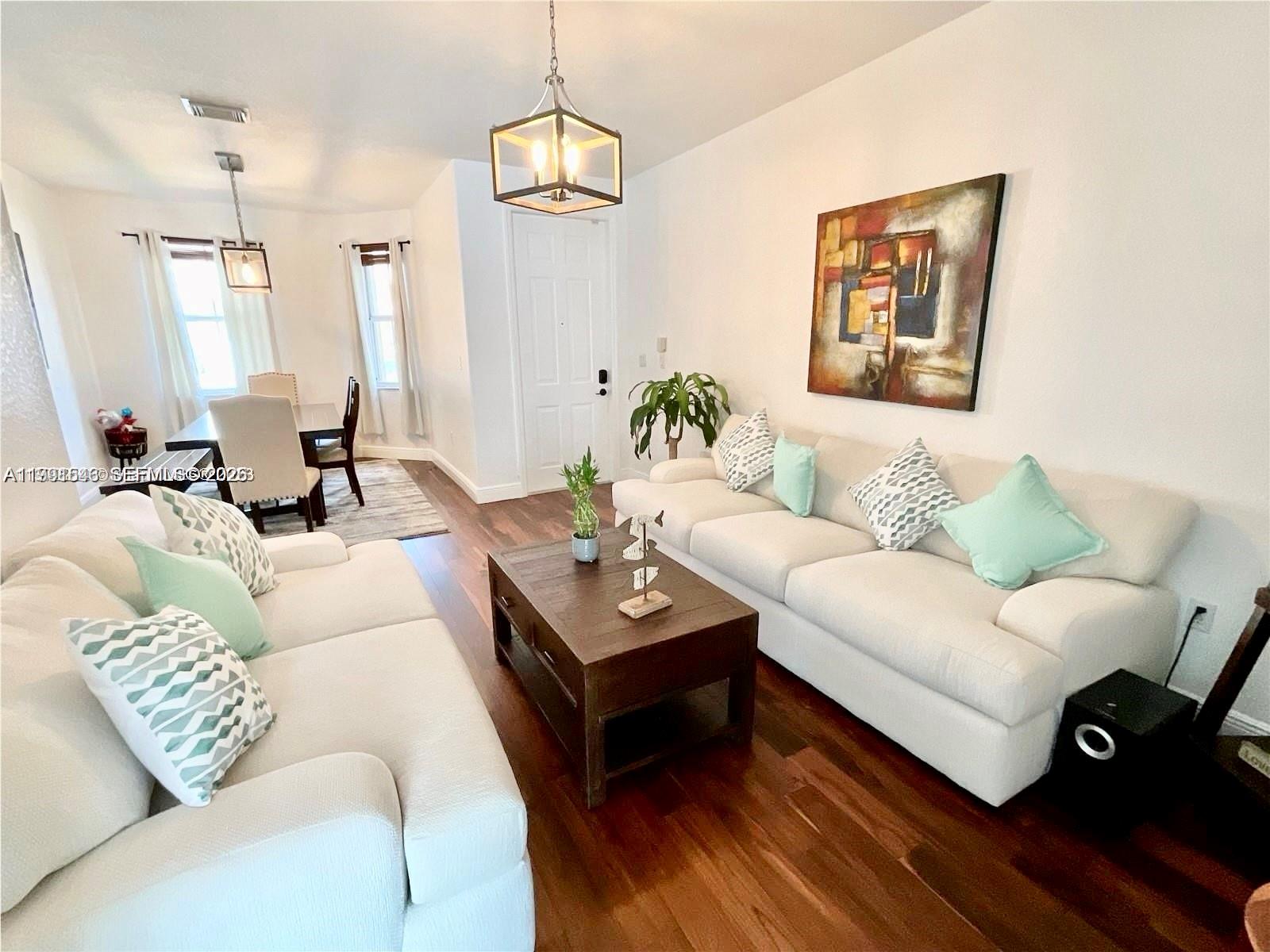 7472 Northwest 112 Path Doral, FL 33178 - Photo 3 of 39