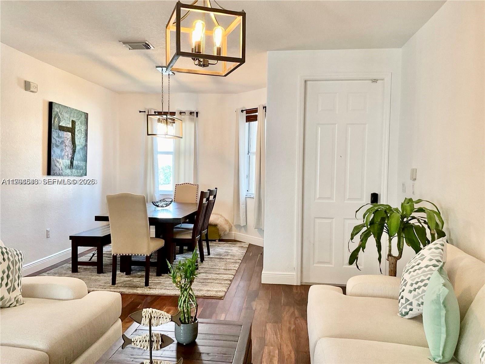 7472 Northwest 112 Path Doral, FL 33178 - Photo 4 of 39