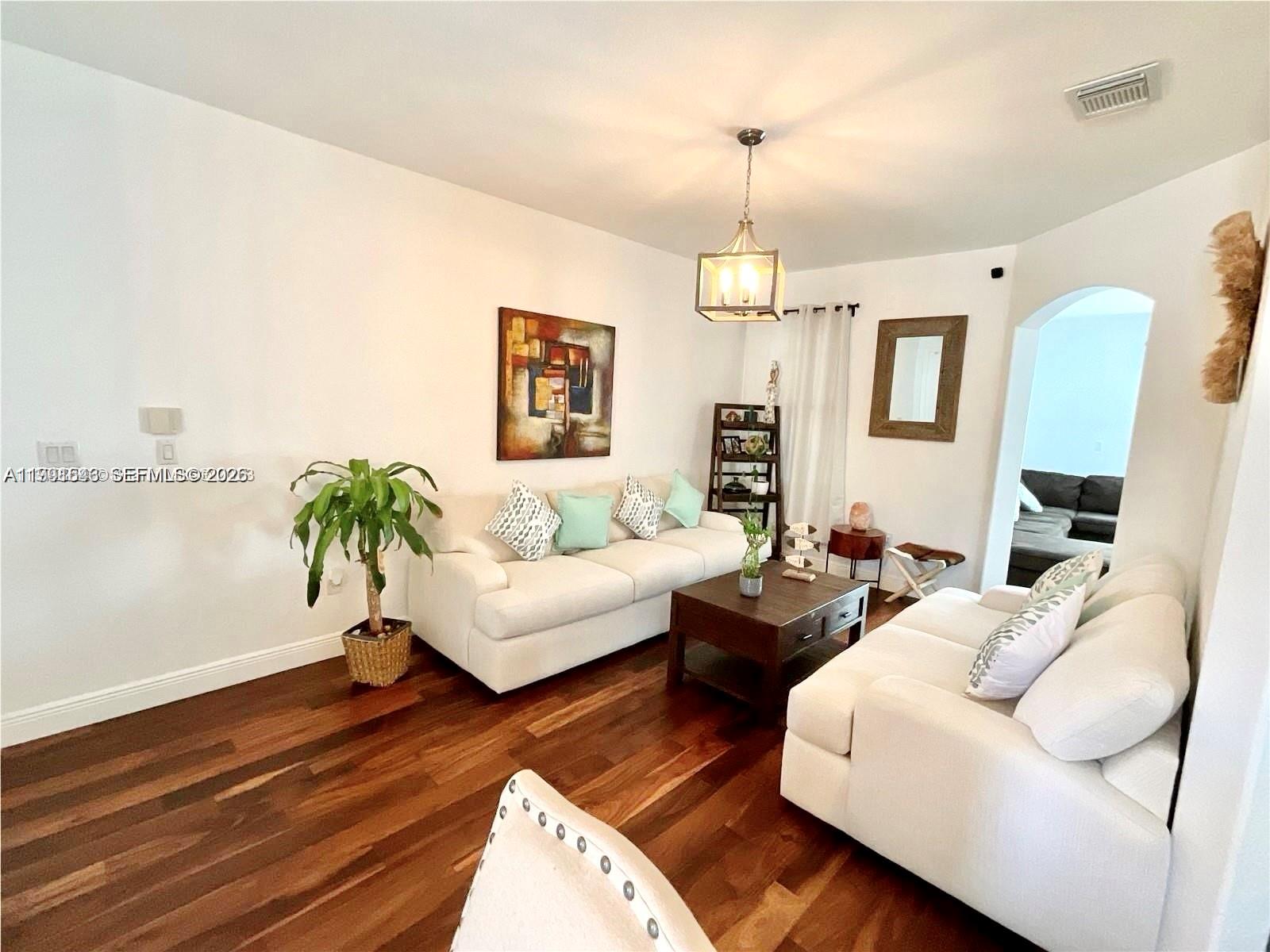 7472 Northwest 112 Path Doral, FL 33178 - Photo 5 of 39