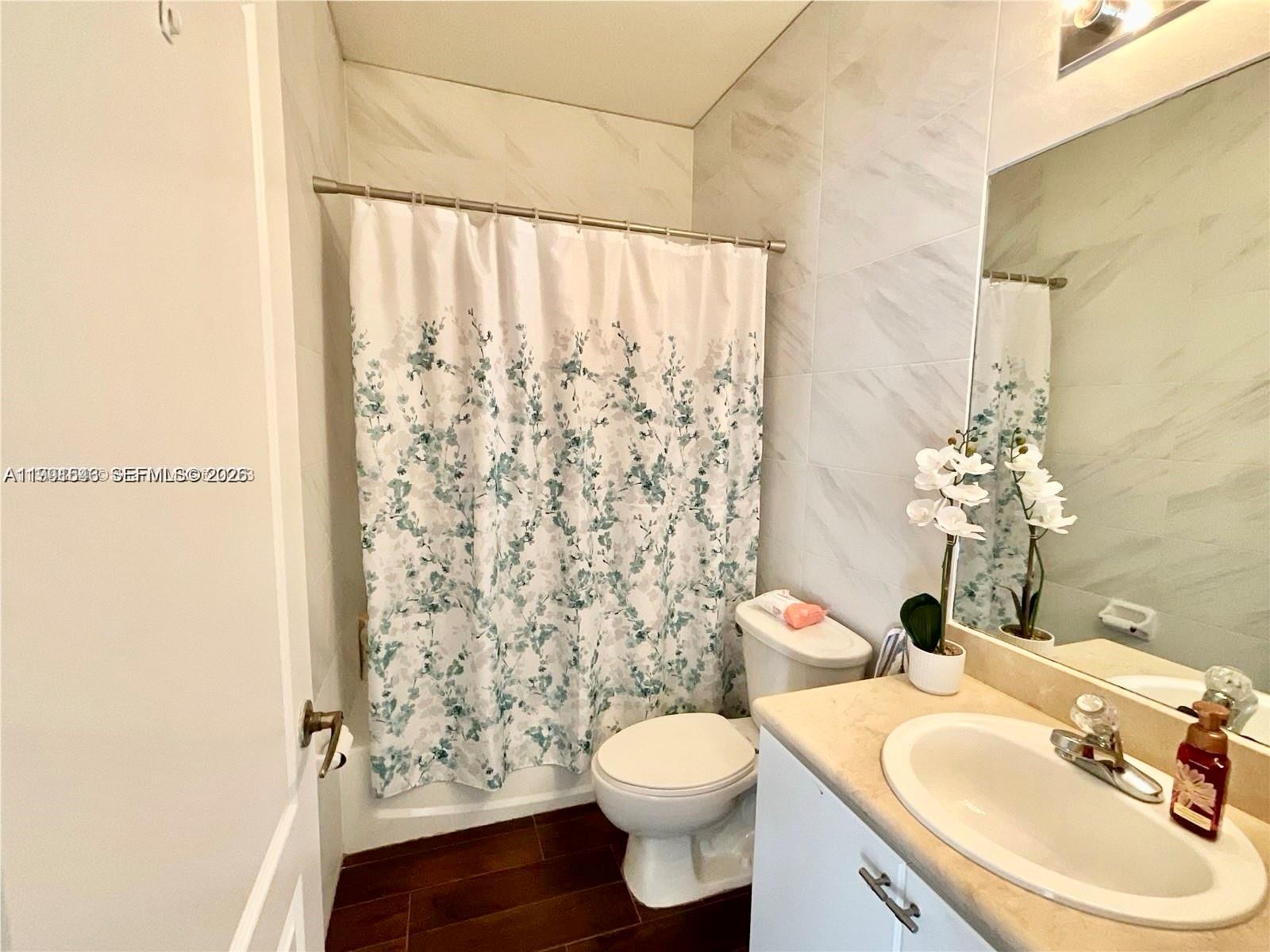 7472 Northwest 112 Path Doral, FL 33178 - Photo 10 of 39