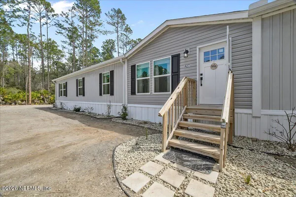 $299,900 | 1427 South State Road 19, Palatka, FL 32177