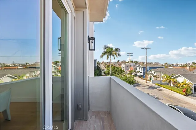$2,318,000 | 1914 Belmont Lane, Unit A, Redondo Beach, CA 90278