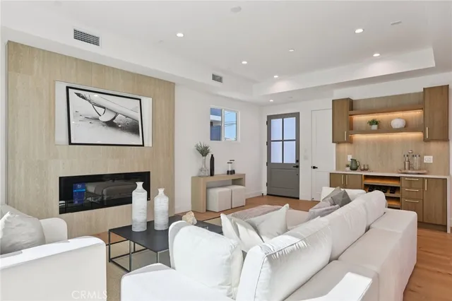 $2,318,000 | 1914 Belmont Lane, Unit A, Redondo Beach, CA 90278