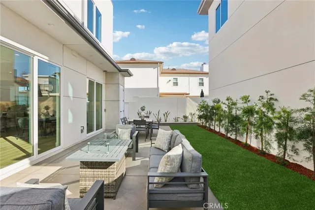 $2,318,000 | 1914 Belmont Lane, Unit A, Redondo Beach, CA 90278