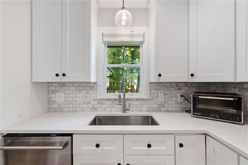 2708 Frontier Trail Atlanta, GA 30341 - Photo 14 of 51