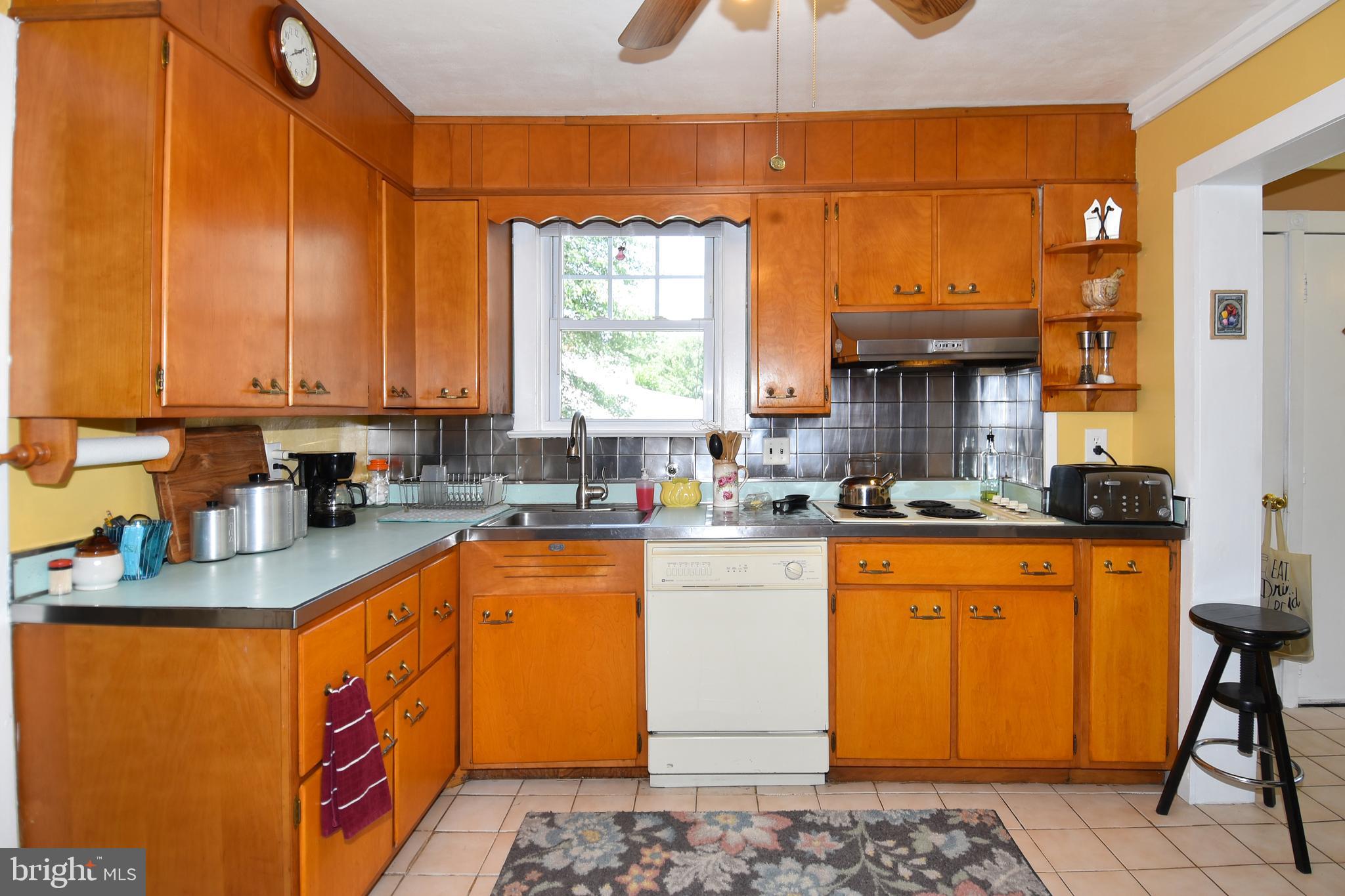 3500 Swann Road Suitland, MD 20746 - Photo 21 of 55 Lots of cabinets