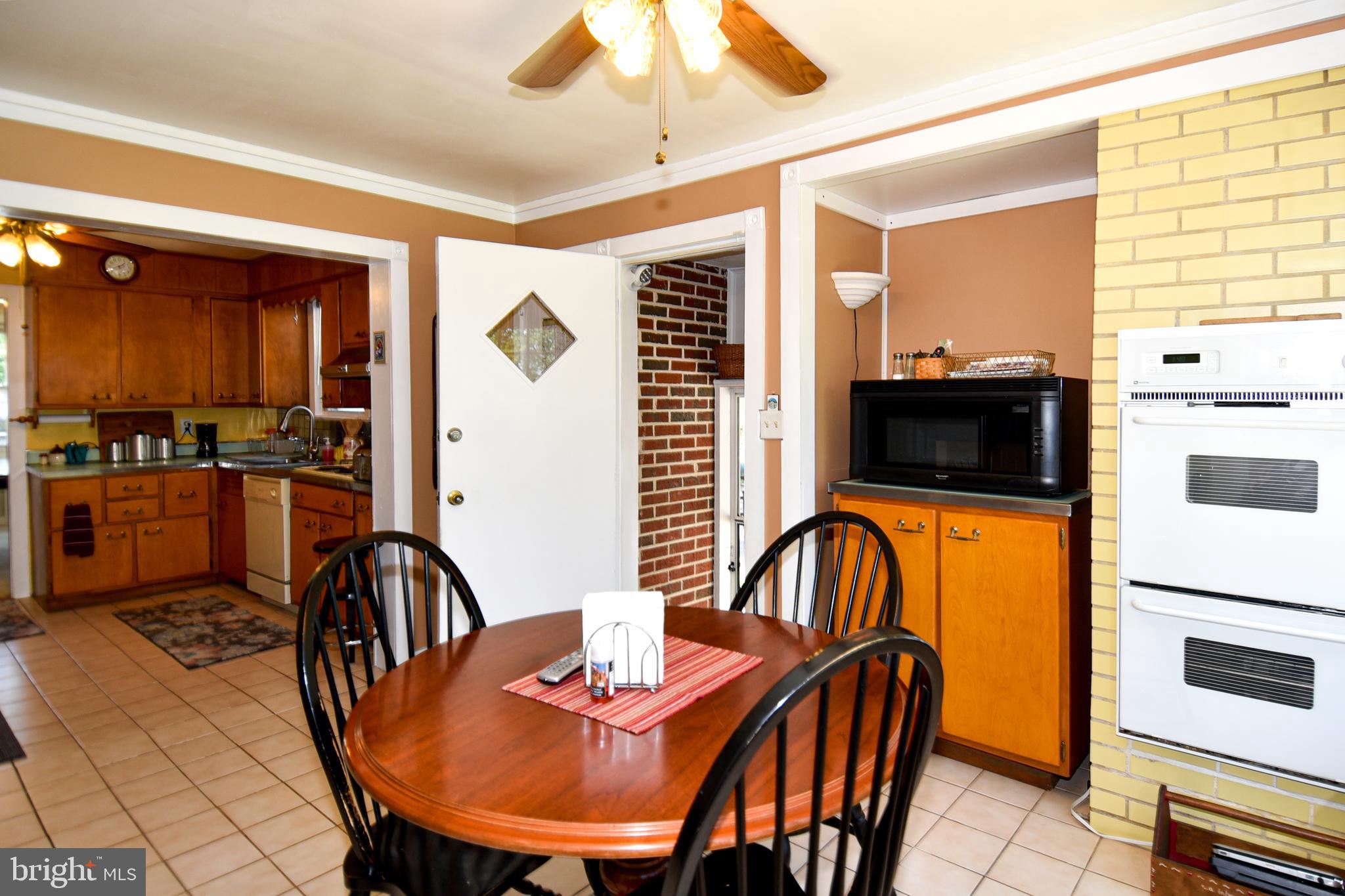 3500 Swann Road Suitland, MD 20746 - Photo 24 of 55 Sit and enjoy the family