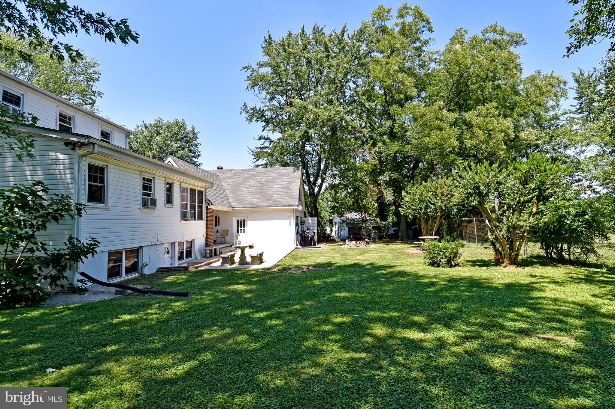 3500 Swann Road Suitland, MD 20746 - Photo 27 of 55 Enormous fenced yard.