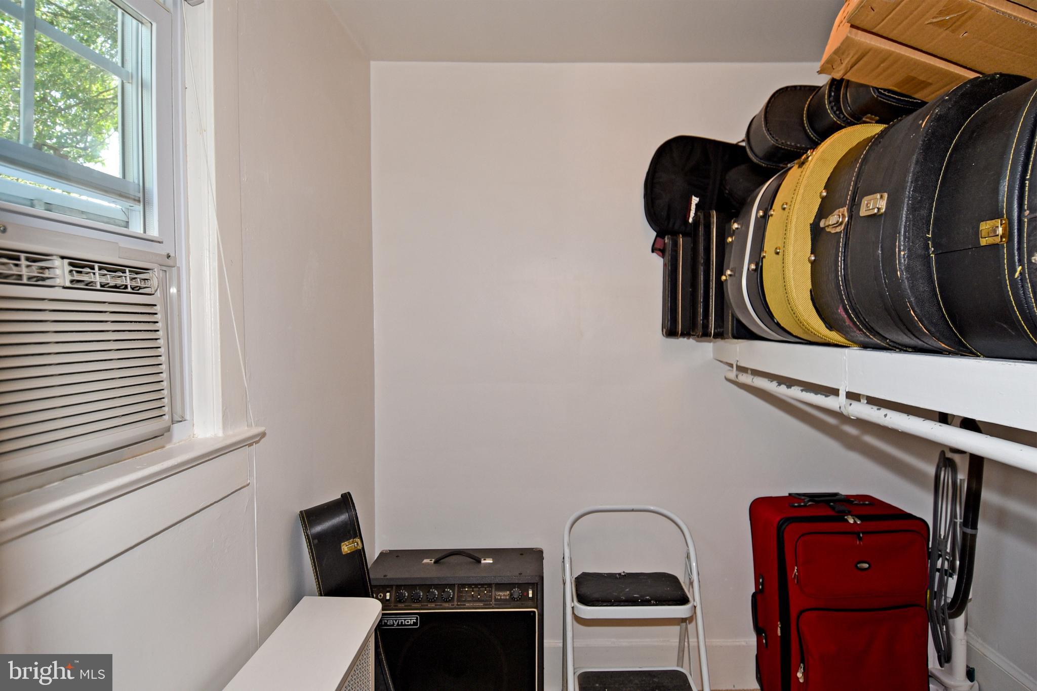 3500 Swann Road Suitland, MD 20746 - Photo 32 of 55 walk in closet