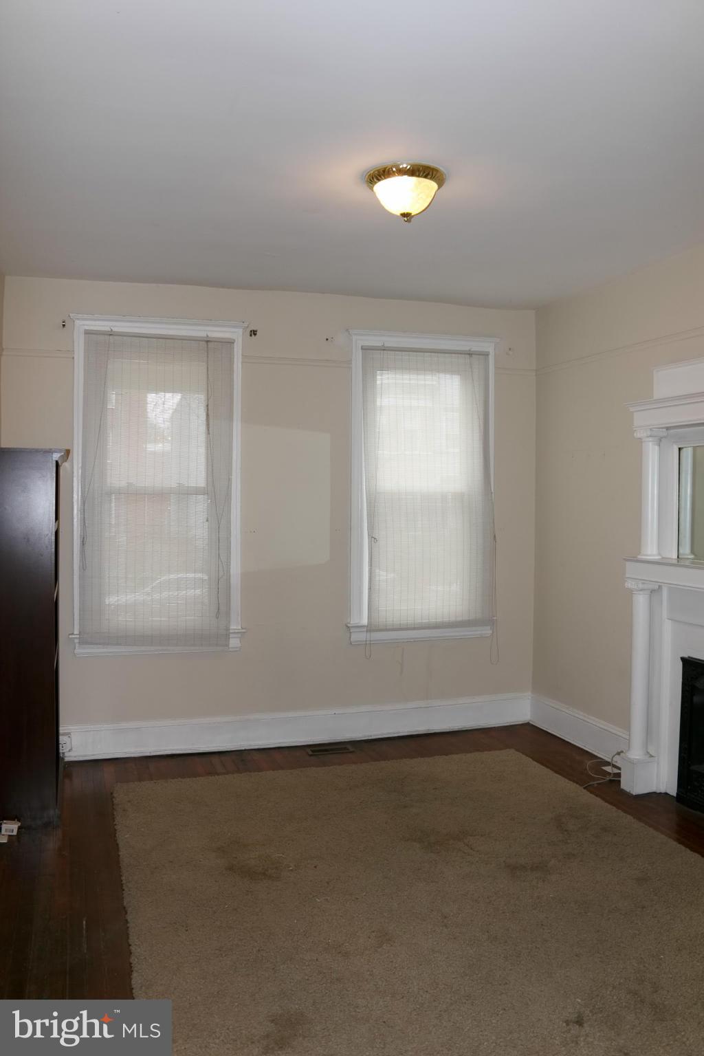 642 8th Street Northeast Washington, DC 20002 - Photo 21 of 29 an empty room with windows