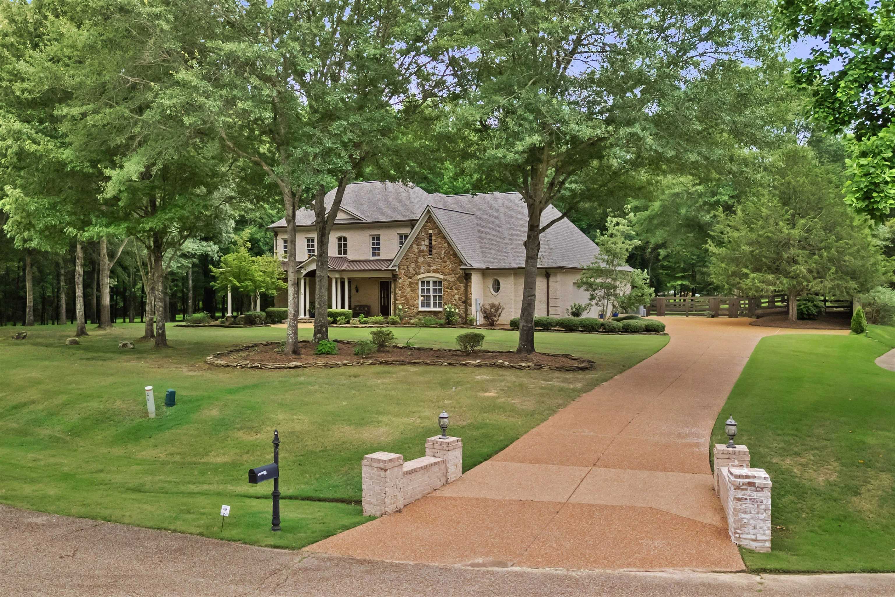 1135 Poplar Acres Road Piperton, TN 38017 - Photo 2 of 40