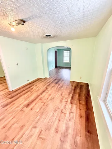 $1,200 | 1575 Carrie Street, Unit 2, Schenectady, NY 12308