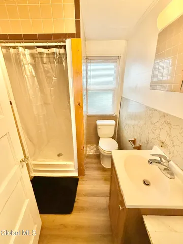 $1,200 | 1575 Carrie Street, Unit 2, Schenectady, NY 12308