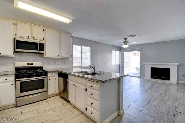 $1,700 | 7732 Parnell Avenue, Las Vegas, NV 89147