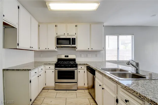 $1,700 | 7732 Parnell Avenue, Las Vegas, NV 89147