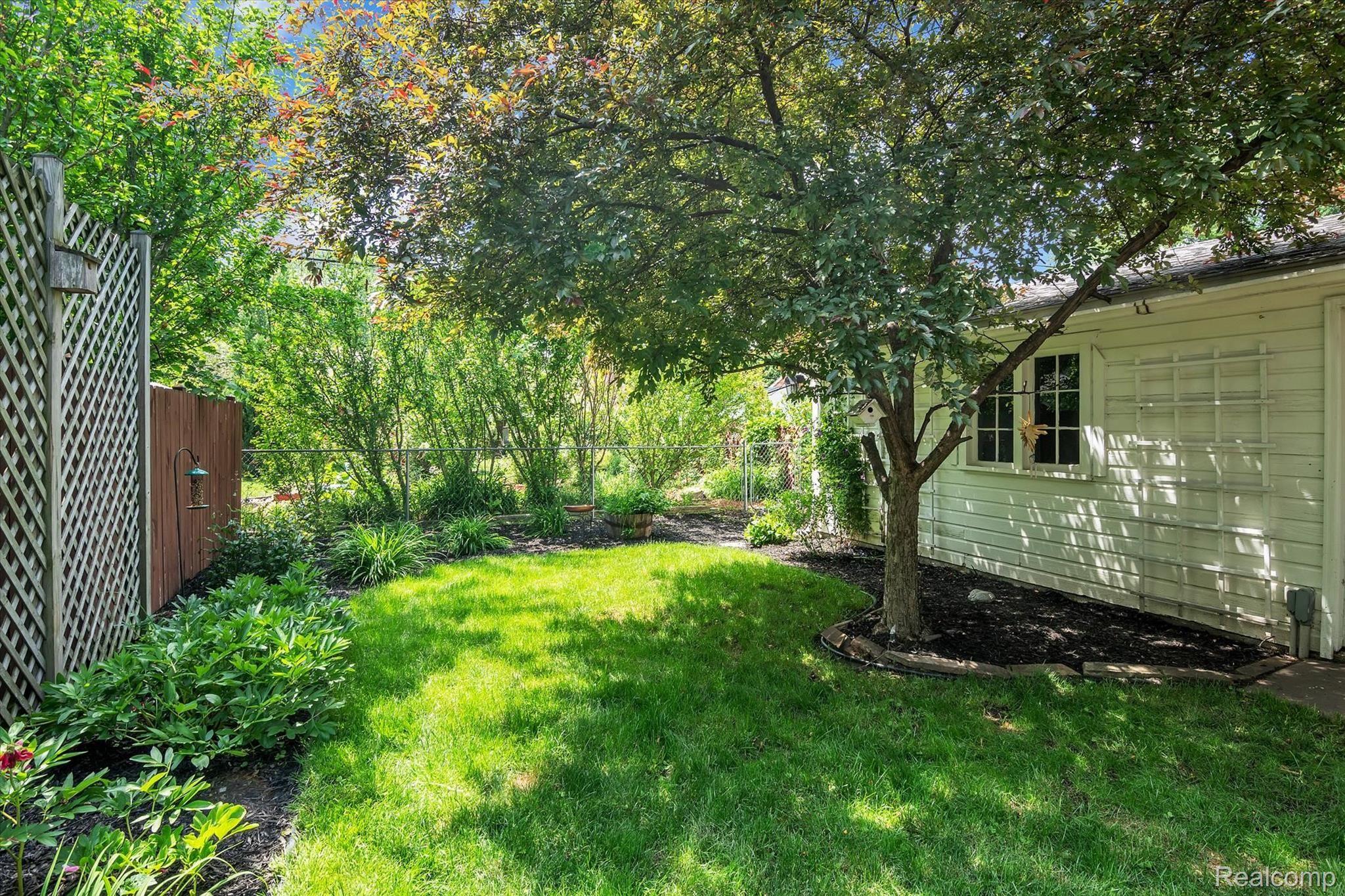 9539 Inkster Road Livonia, MI 48150 - Photo 50 of 52 9539 Inkster Rd-Windowstill-Real-Estate-Photography-50.jpg